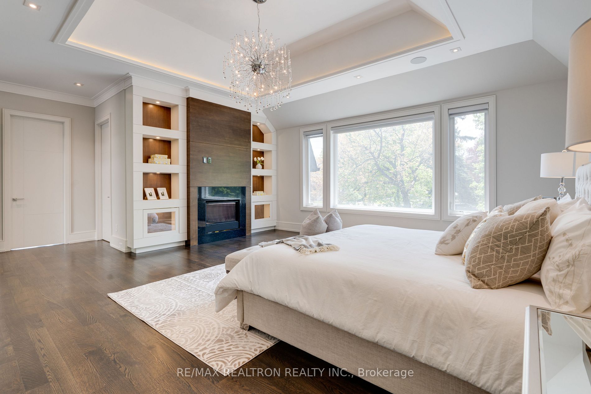 225 Northwood Dr, Toronto