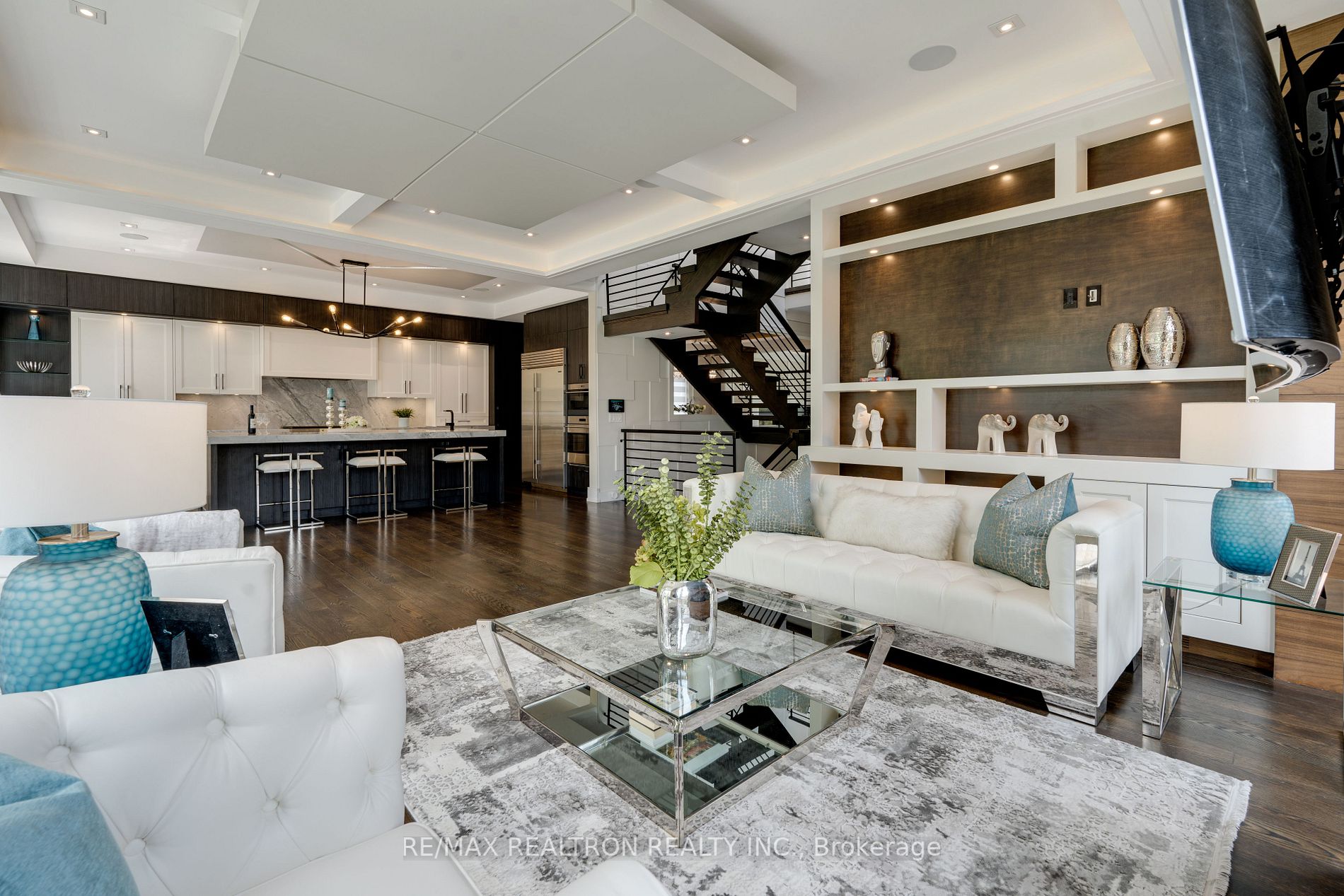 225 Northwood Dr, Toronto