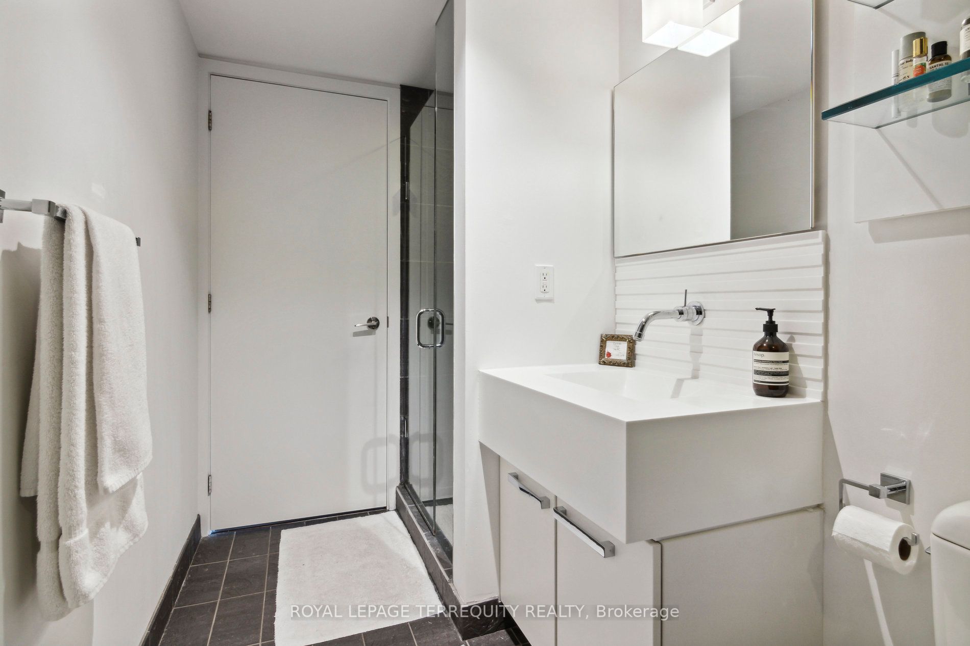 Listing C5994676 - Large Photo # 27