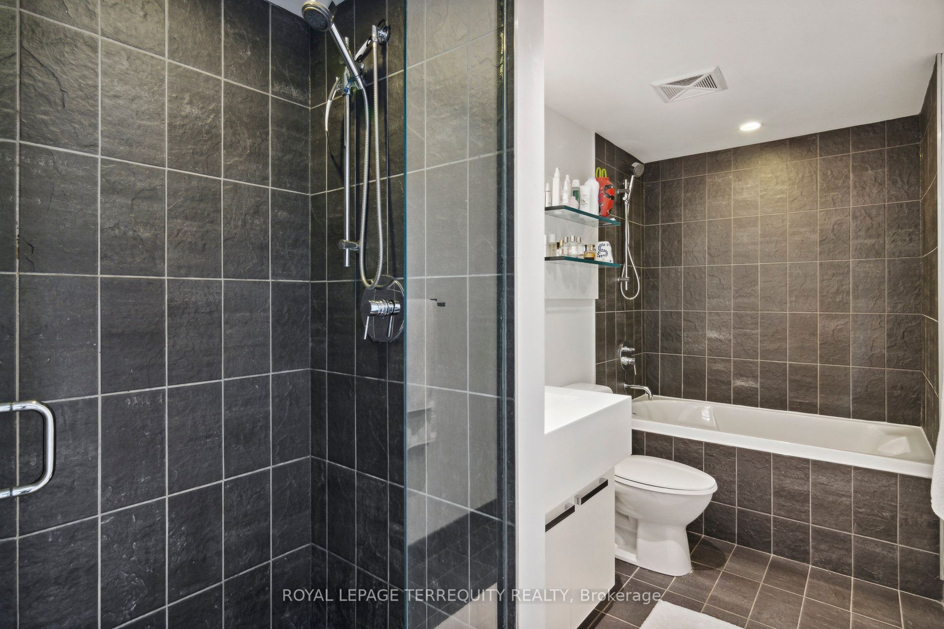 Listing C5994676 - Large Photo # 25
