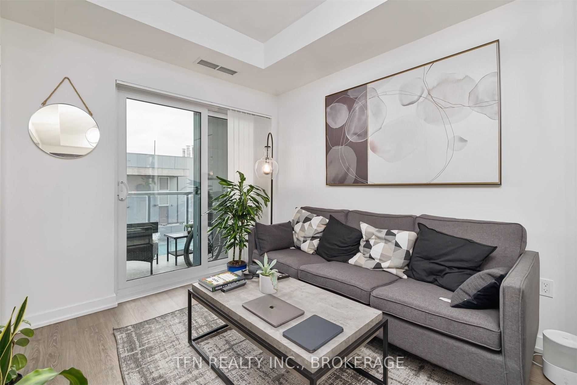 1 Yorkville Ave, #3606