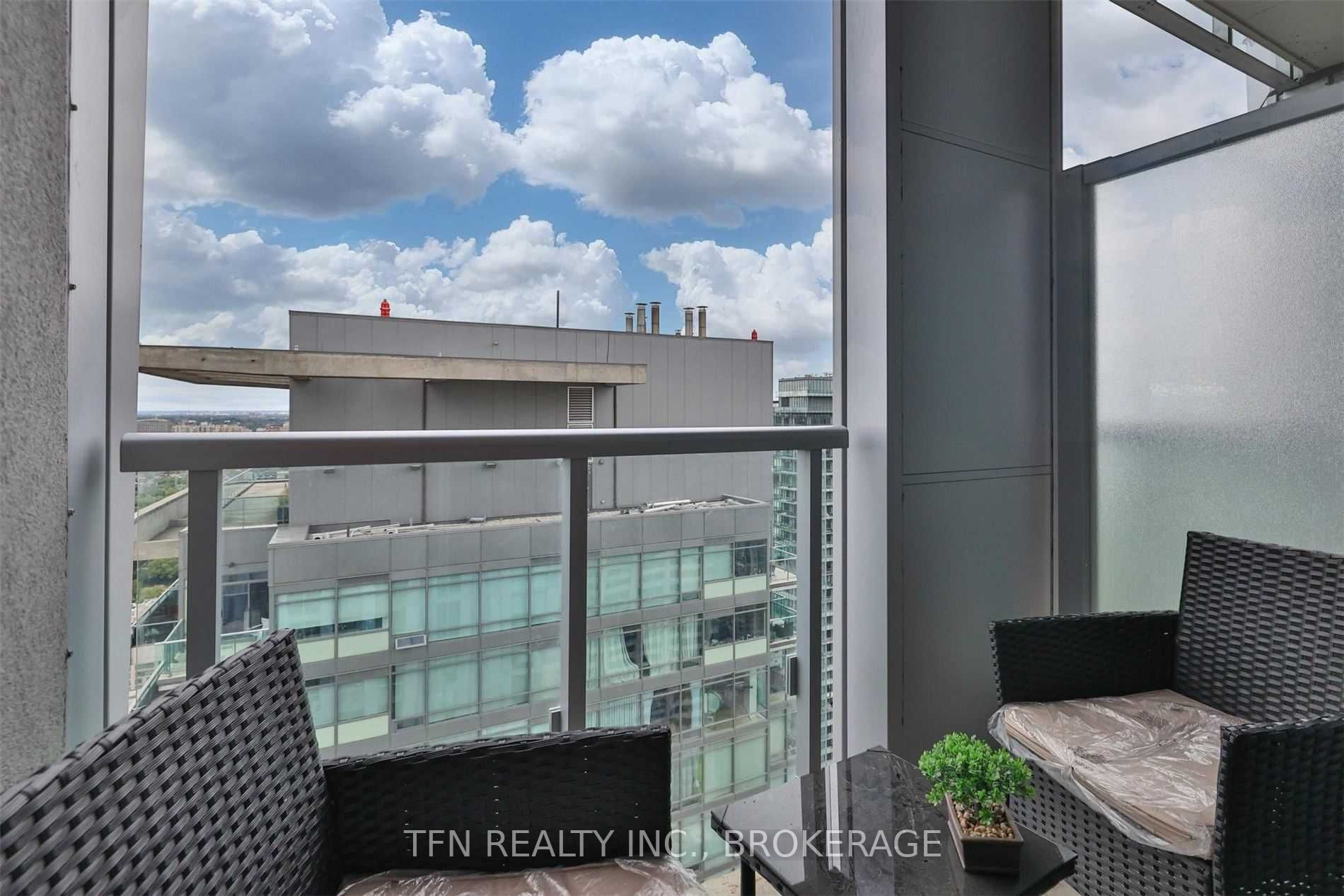 1 Yorkville Ave, #3606