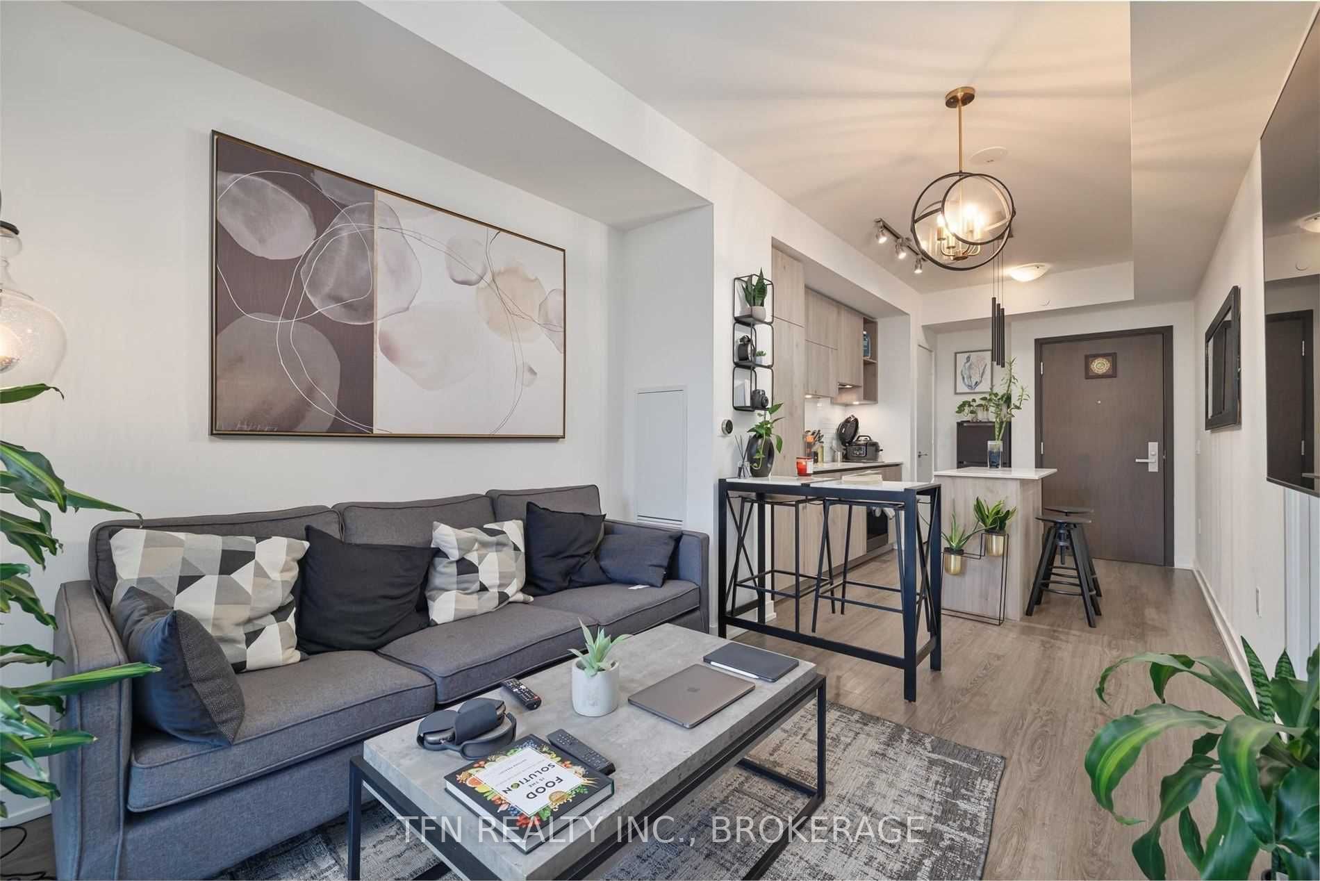 1 Yorkville Ave, #3606