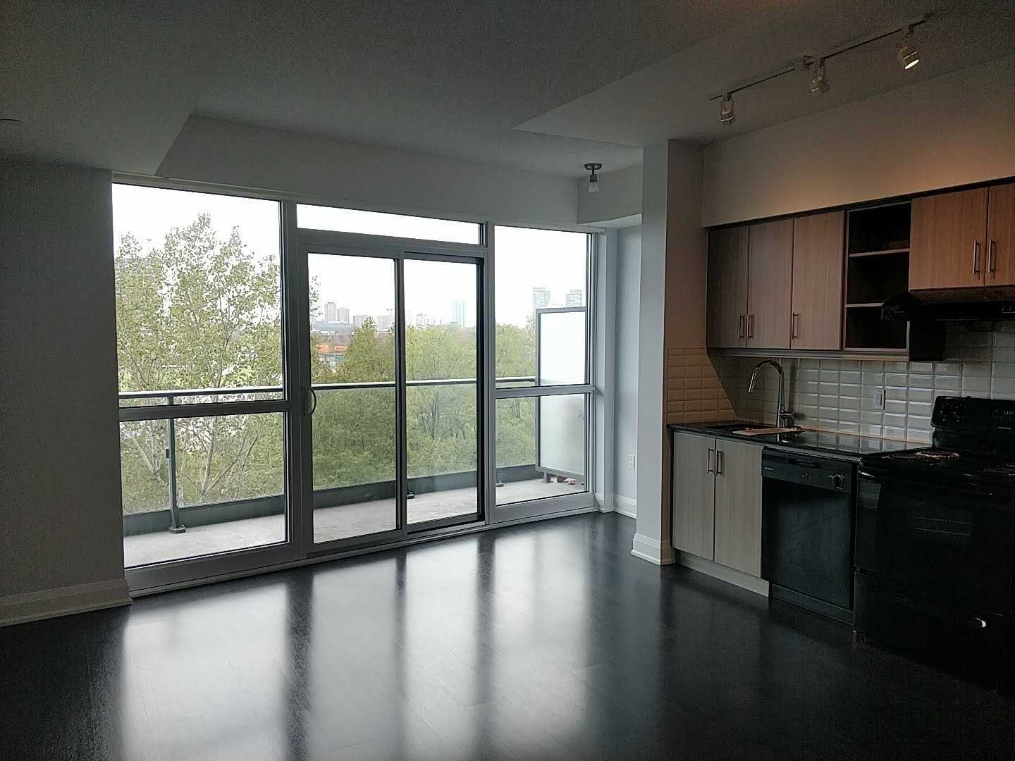 160 Vanderhoof Avenue #417