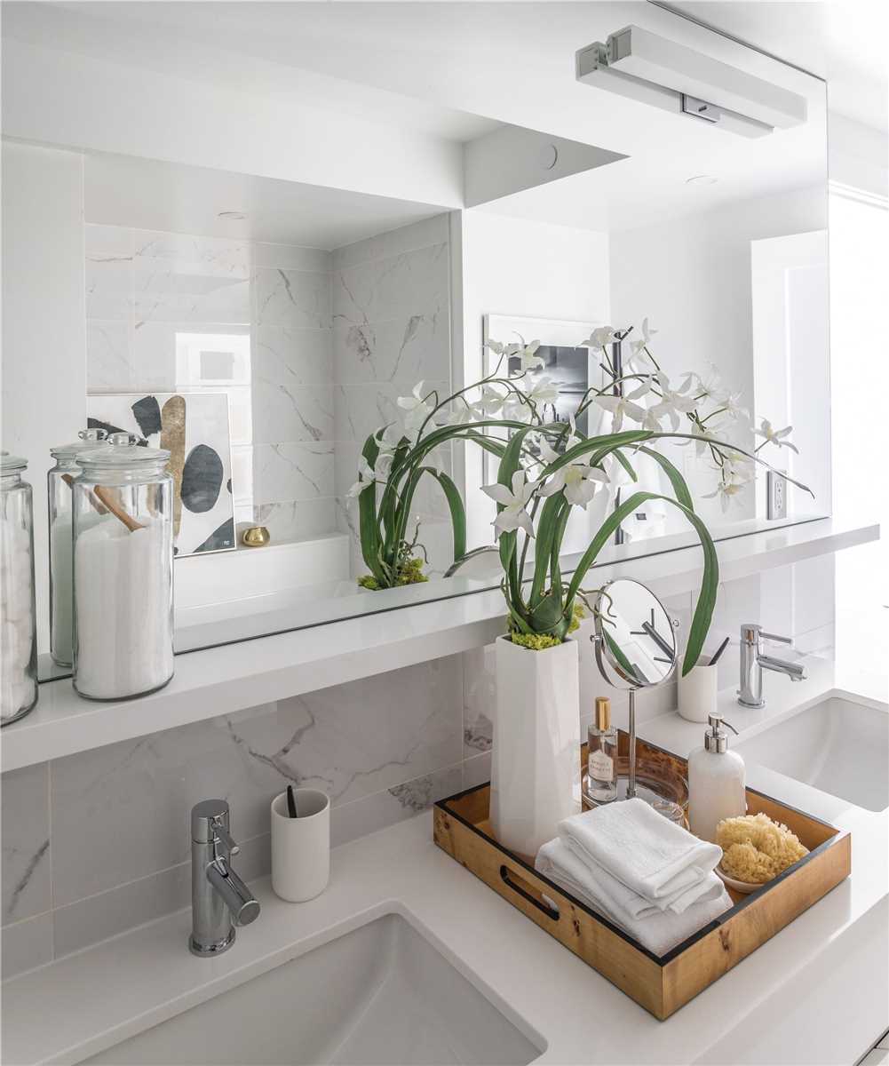 101 St Clair Avenue W, #604