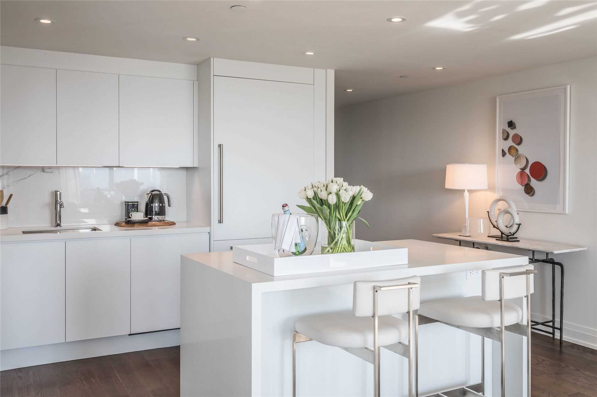 101 St Clair Avenue W, #604