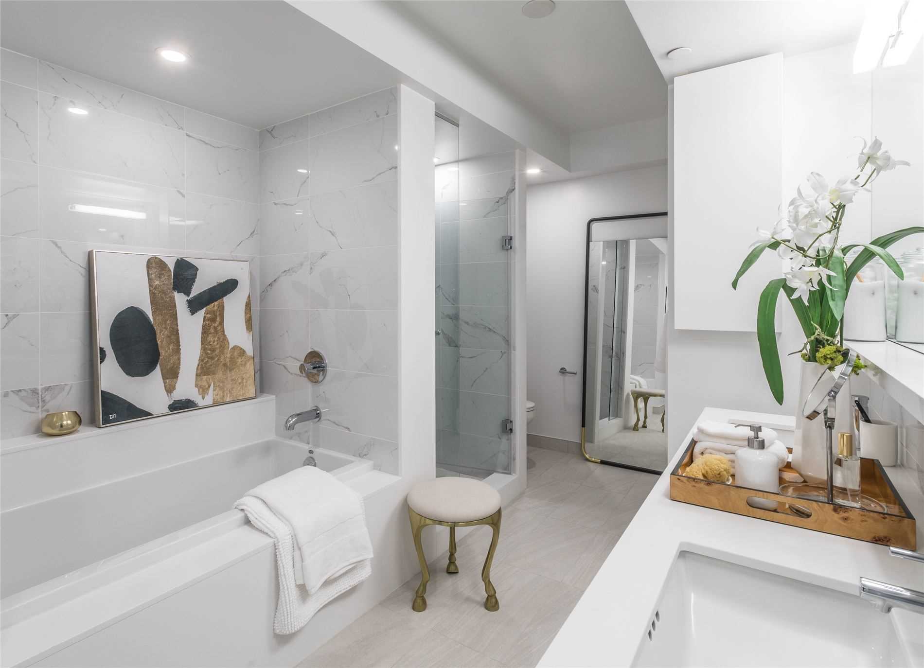 101 St Clair Avenue W, #604