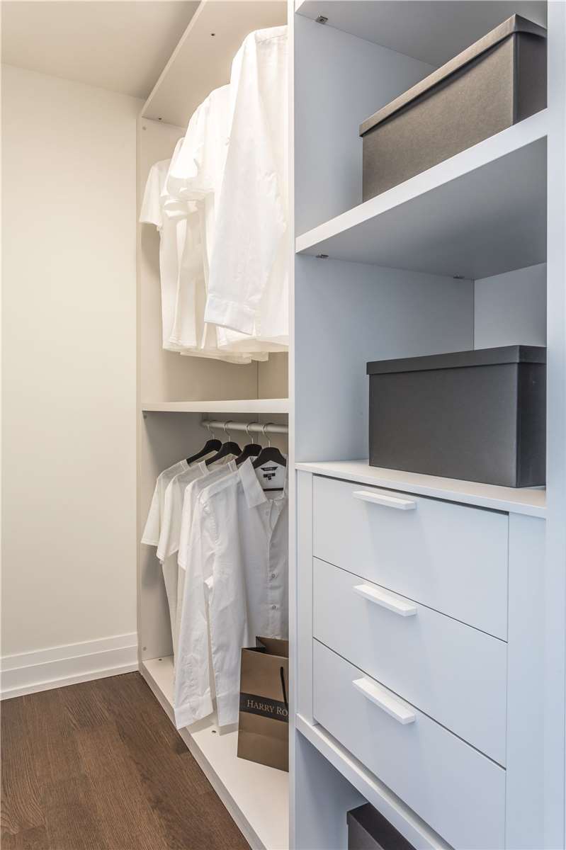 101 St Clair Avenue W, #604