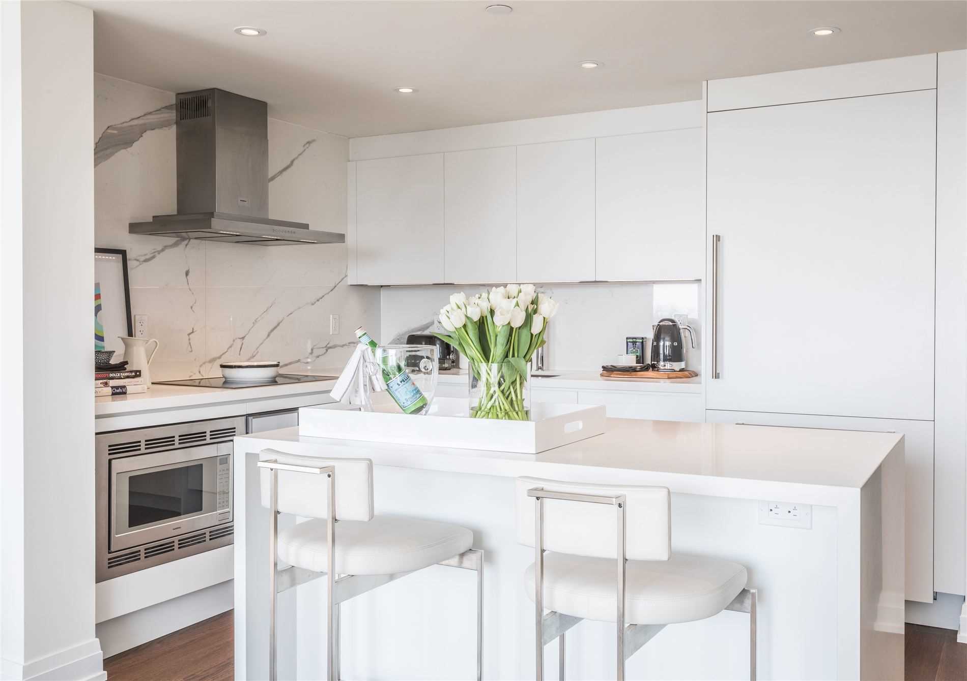 101 St Clair Avenue W, #604
