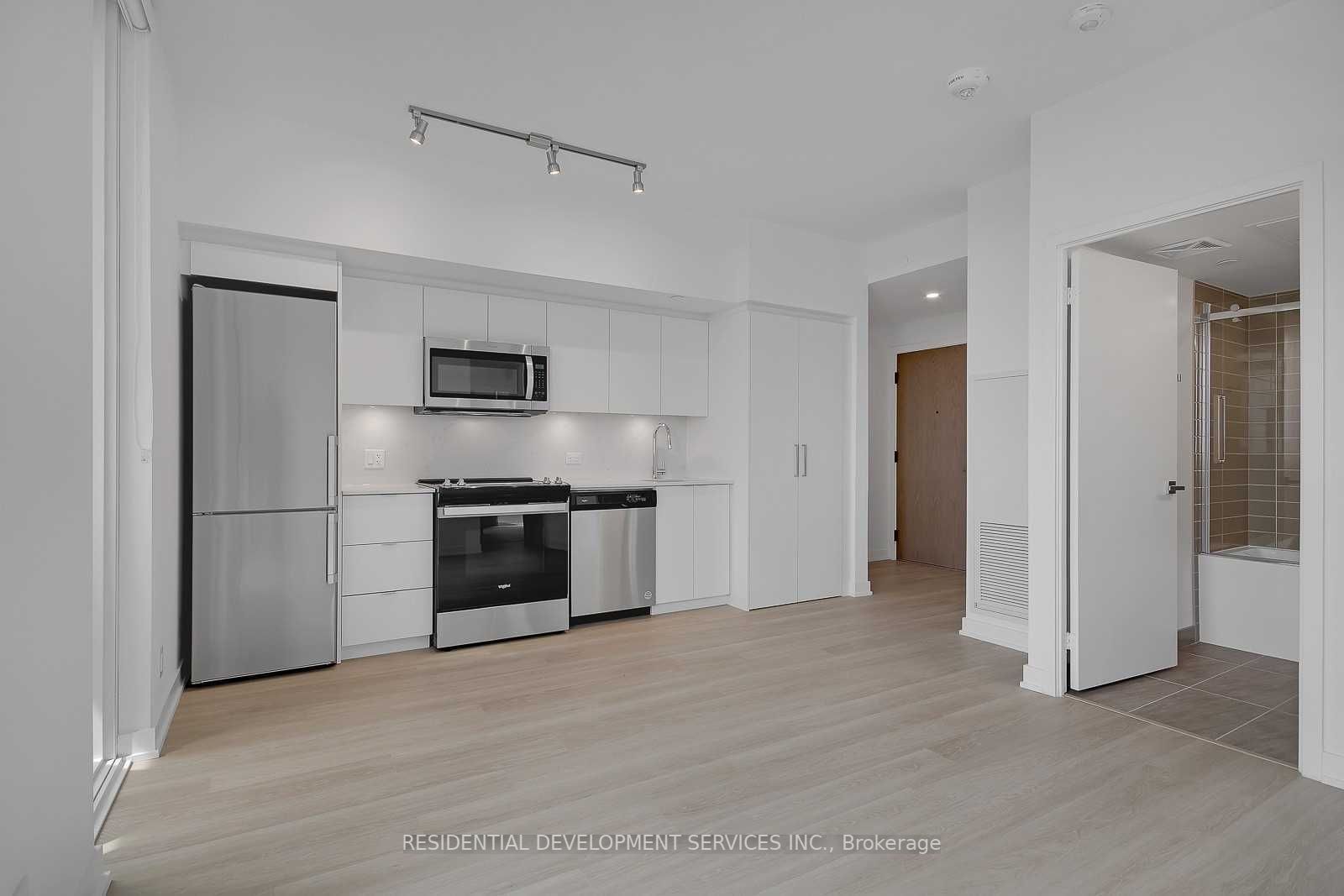 30 Tretti Way, #907