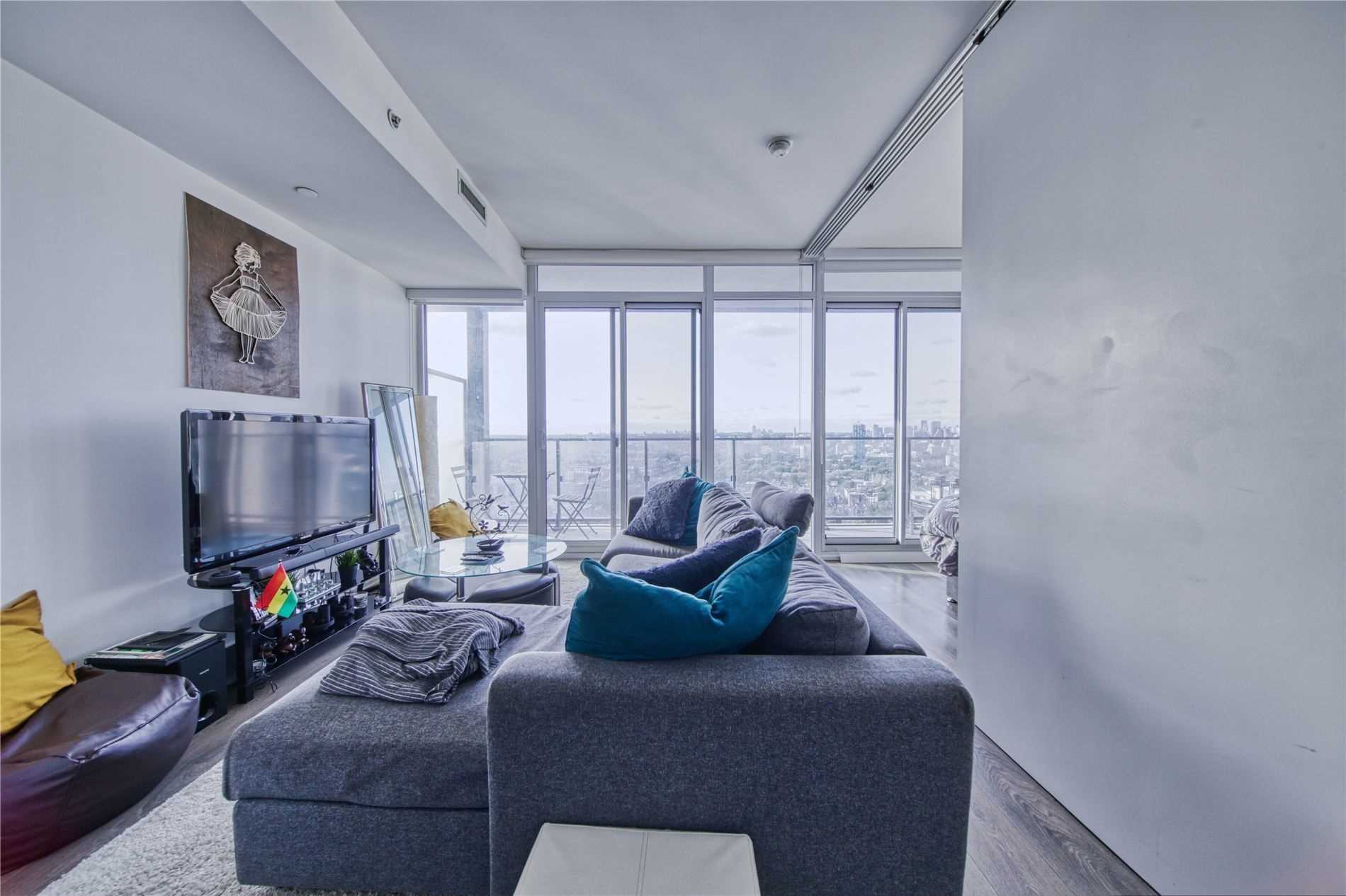 125 Peter St, #2803