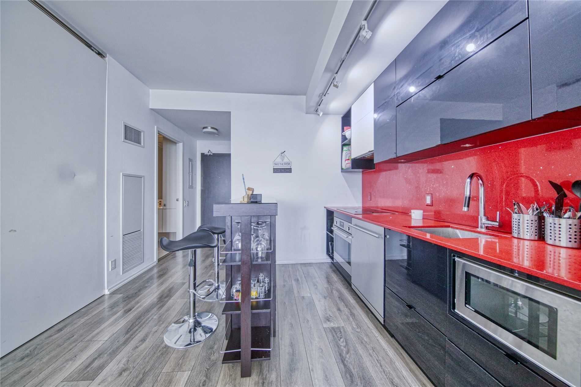 125 Peter St, #2803