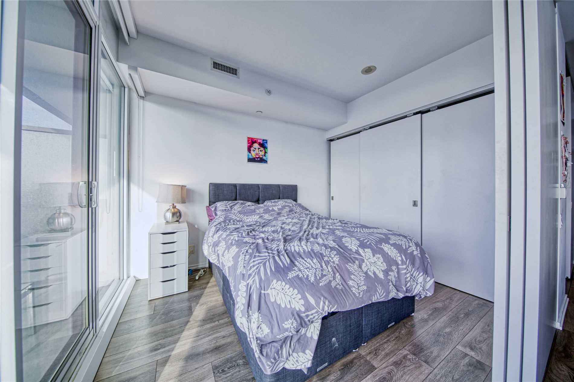 125 Peter St, #2803