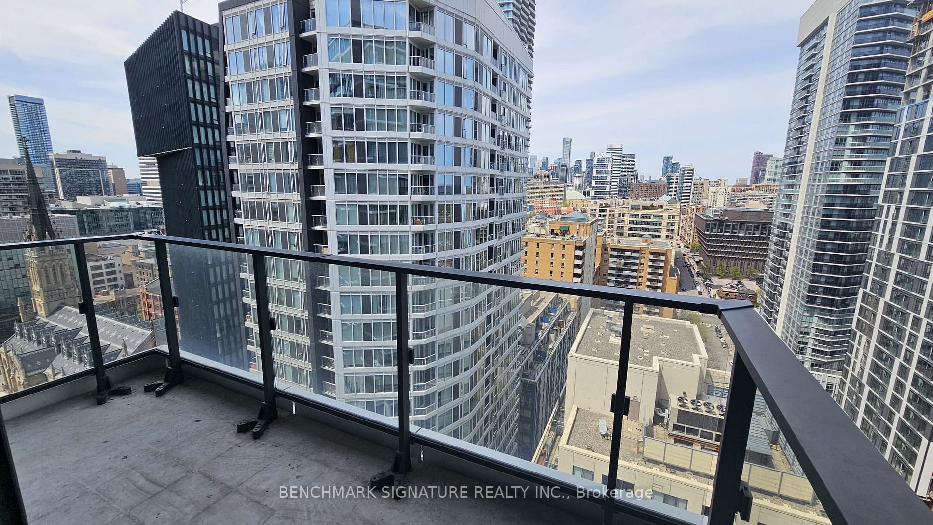 77 Shuter St, #2512