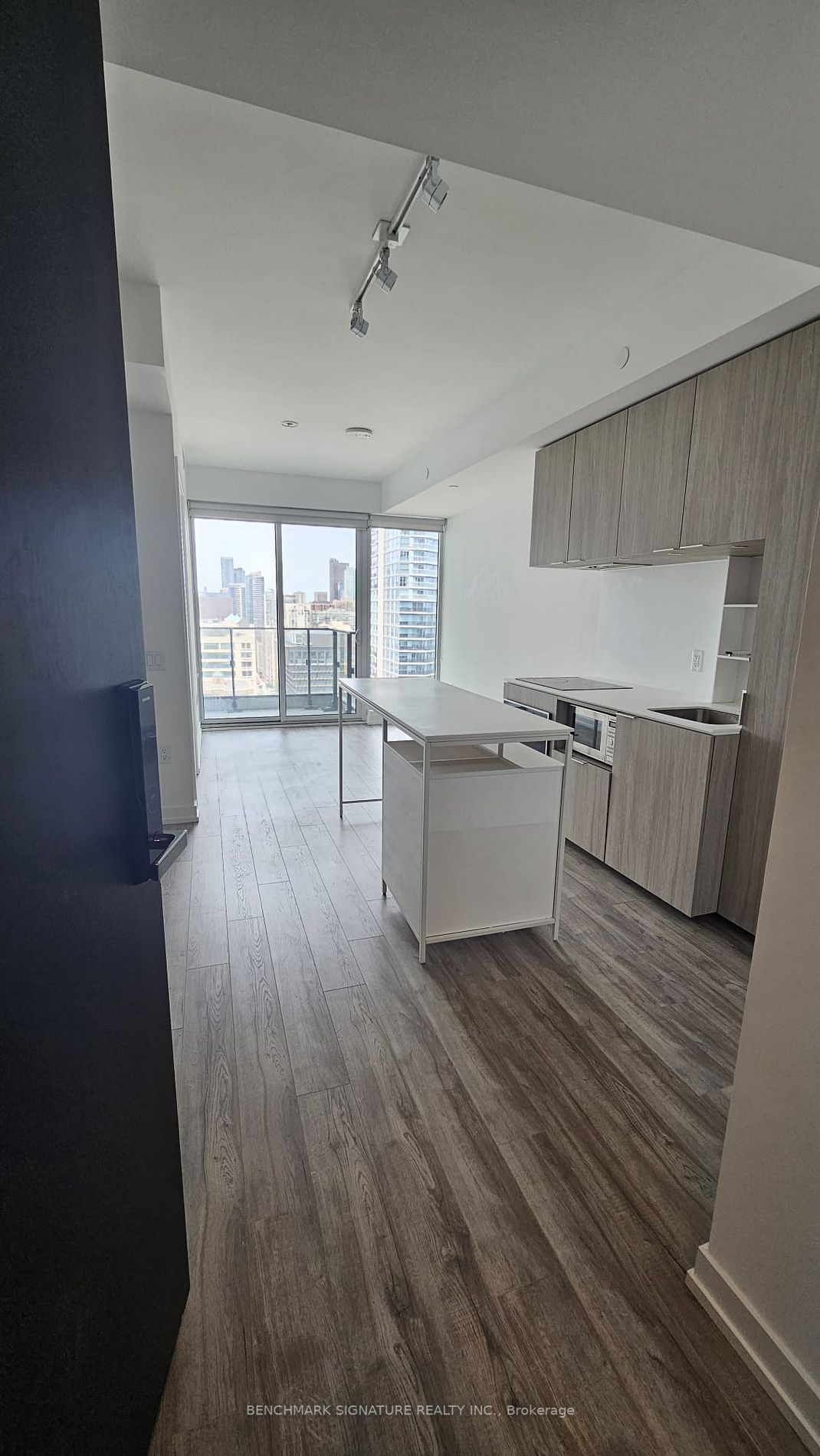 77 Shuter St, #2512