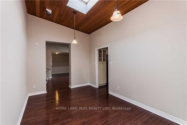 20 Larkfield Dr