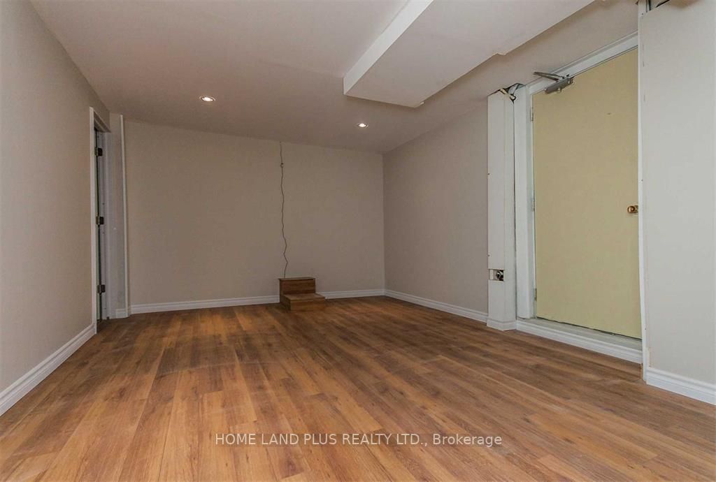 20 Larkfield Dr