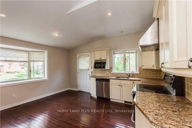 20 Larkfield Dr