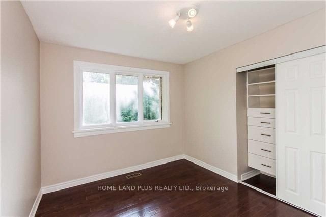 20 Larkfield Dr