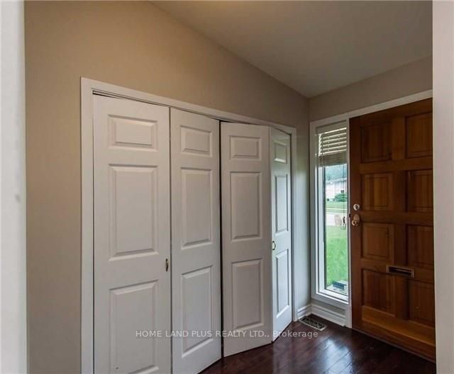 20 Larkfield Dr