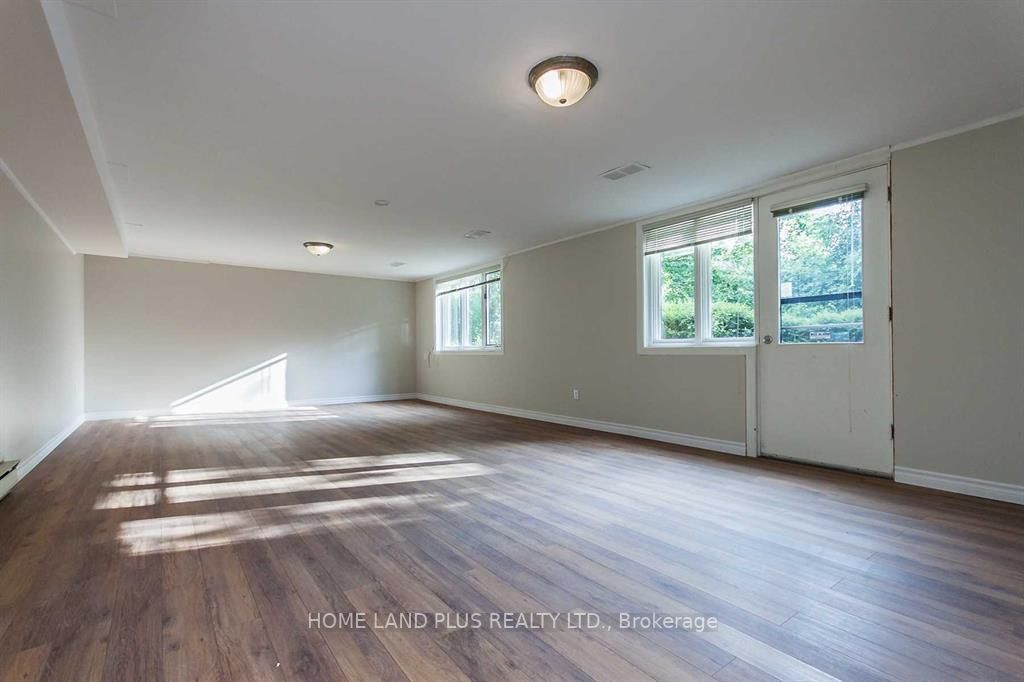 20 Larkfield Dr