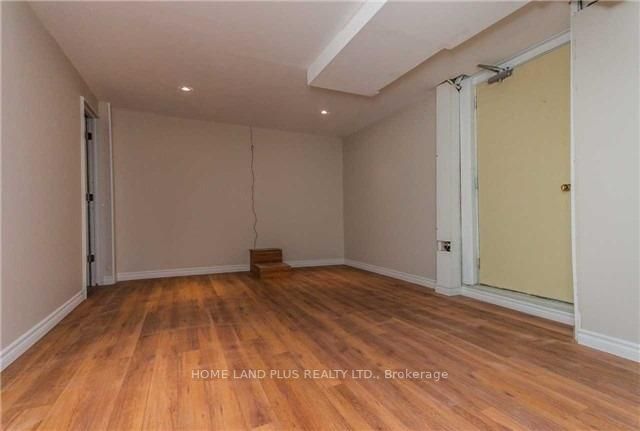 20 Larkfield Dr