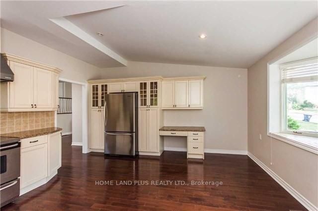 20 Larkfield Dr