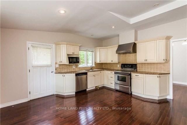 20 Larkfield Dr