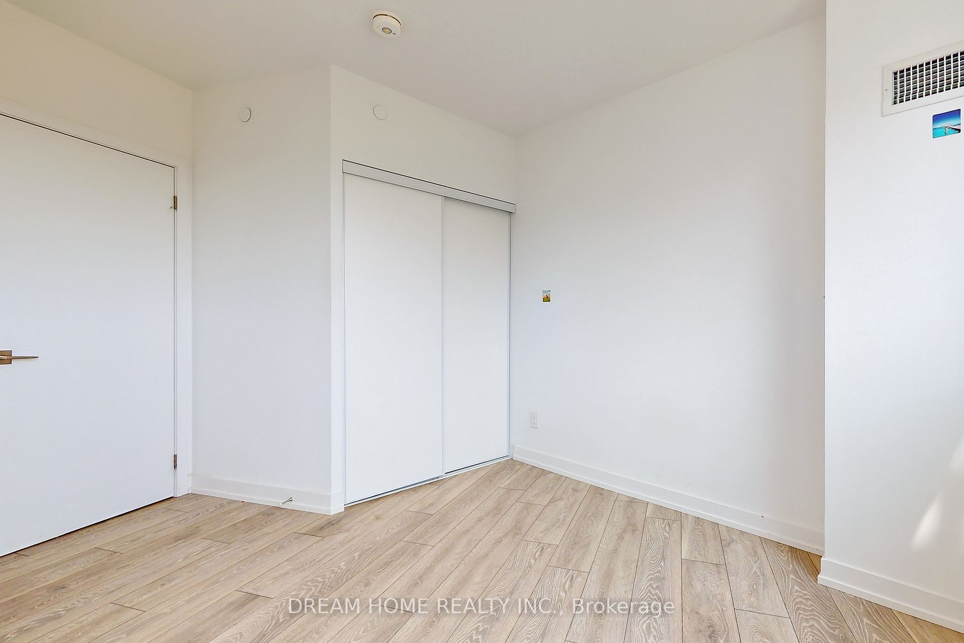 159 Wellesley St E, #908