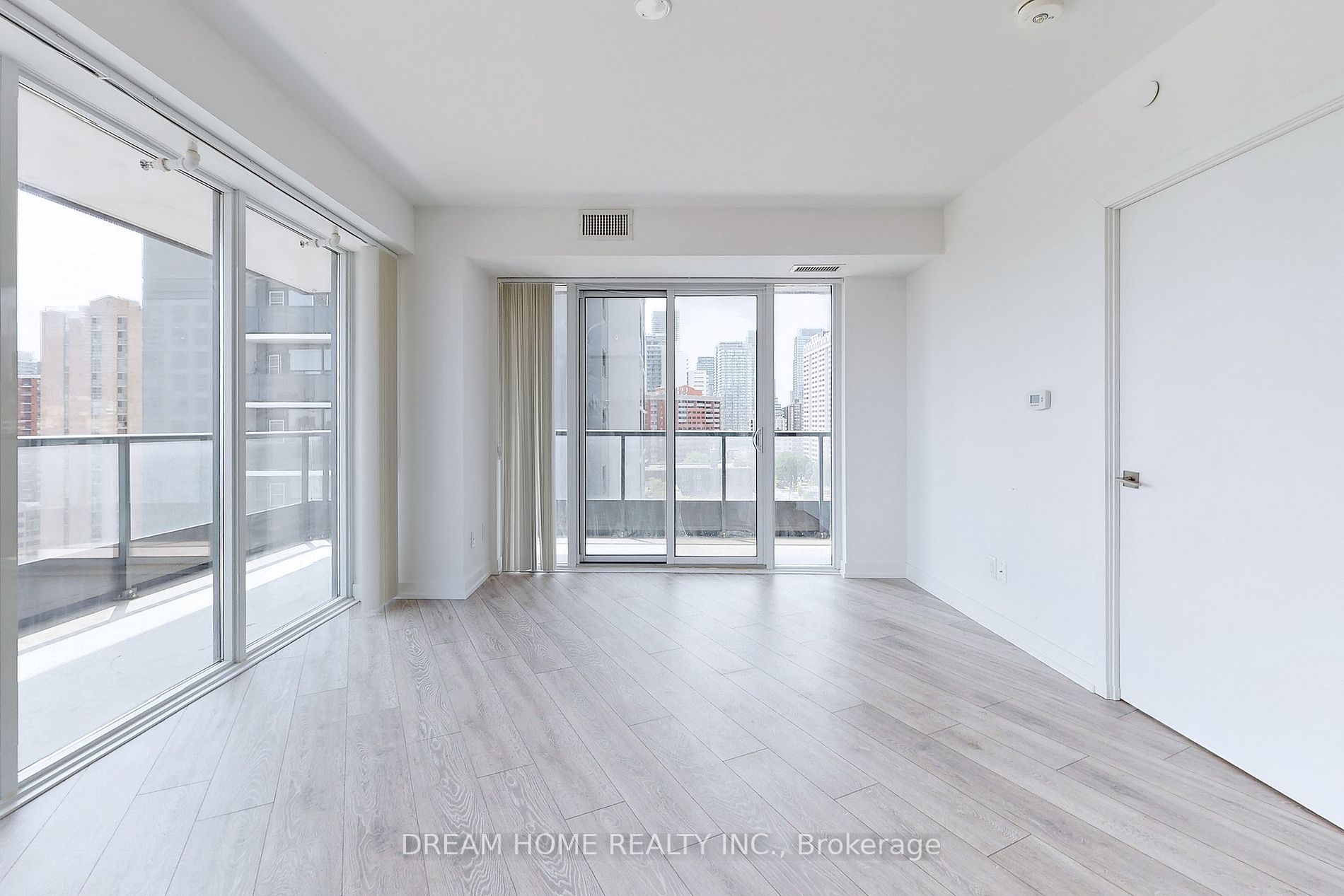159 Wellesley St E, #908
