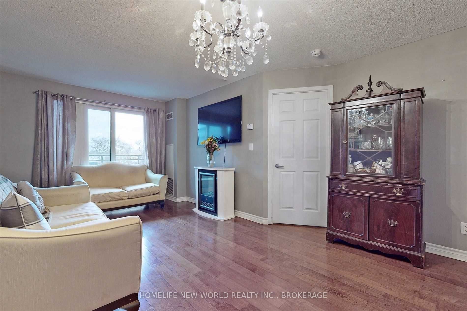 19 Barberry Pl, #407