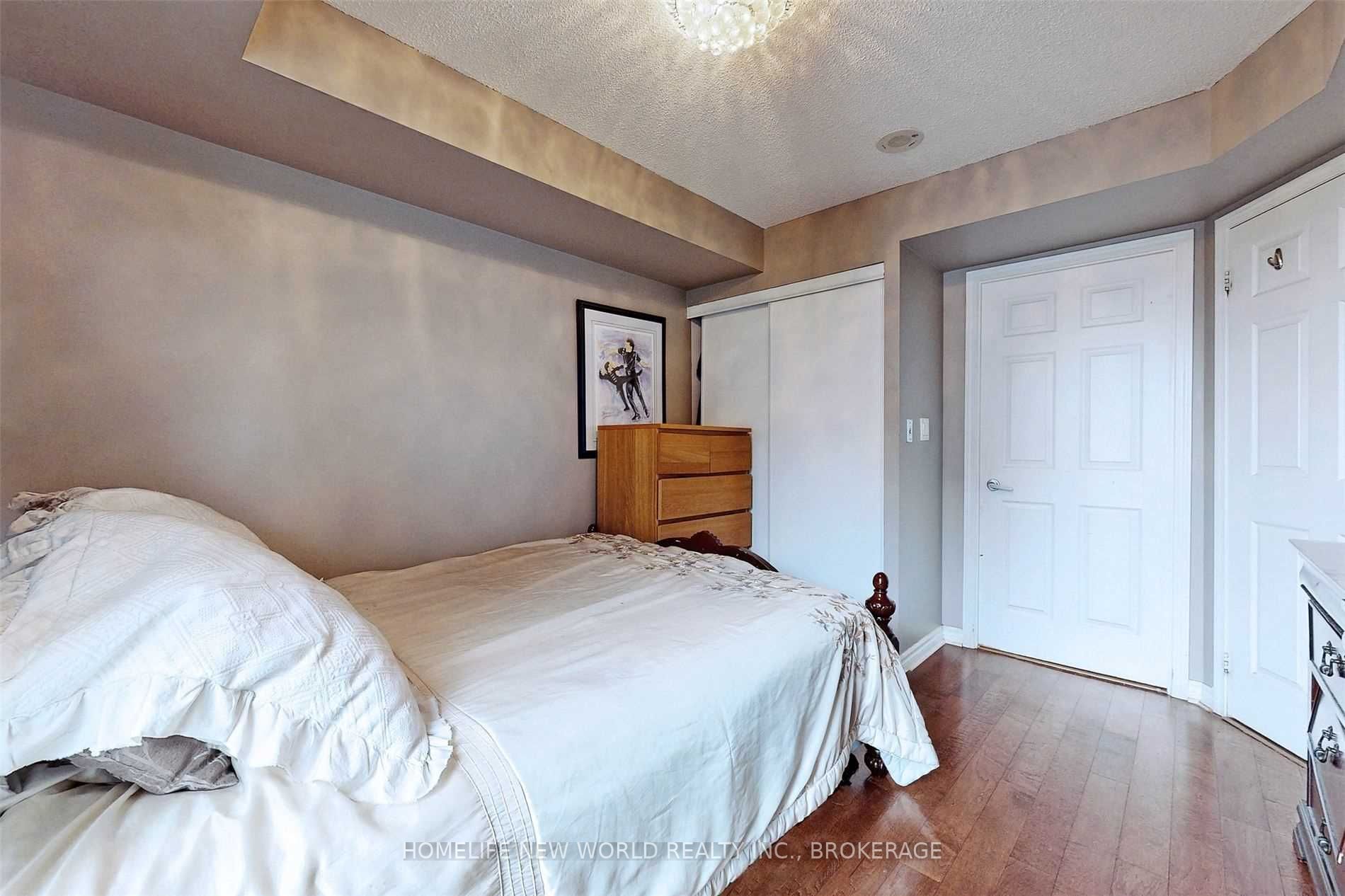 19 Barberry Pl, #407