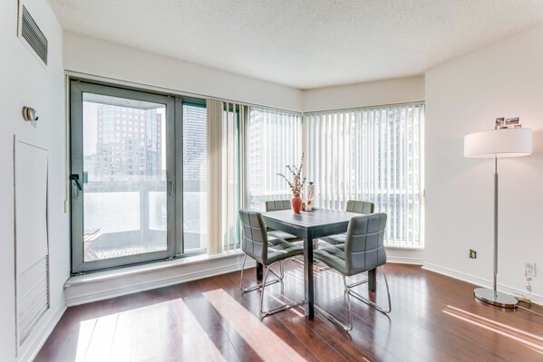 10 Yonge St, #1803