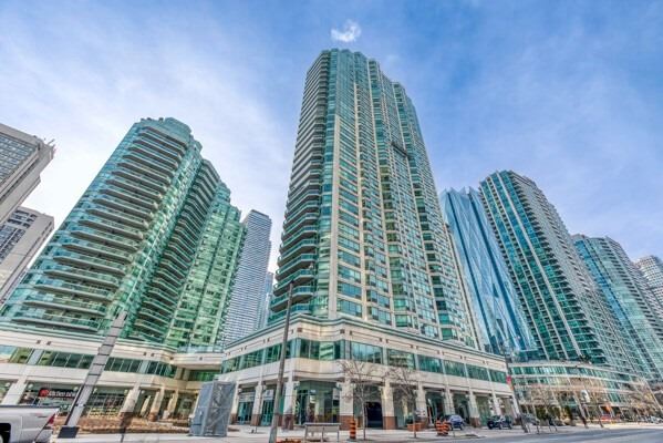 10 Yonge St, #1803