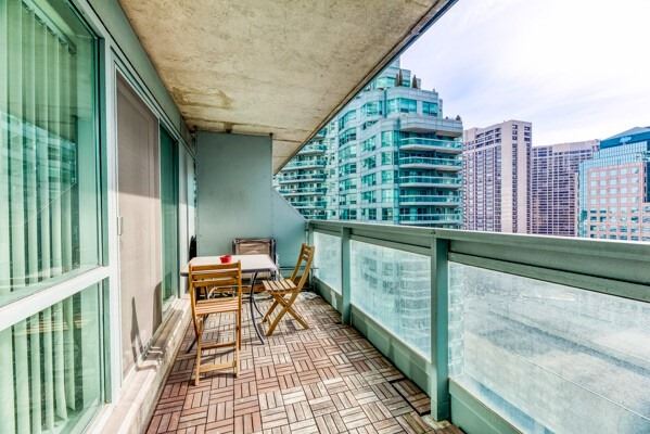 10 Yonge St, #1803