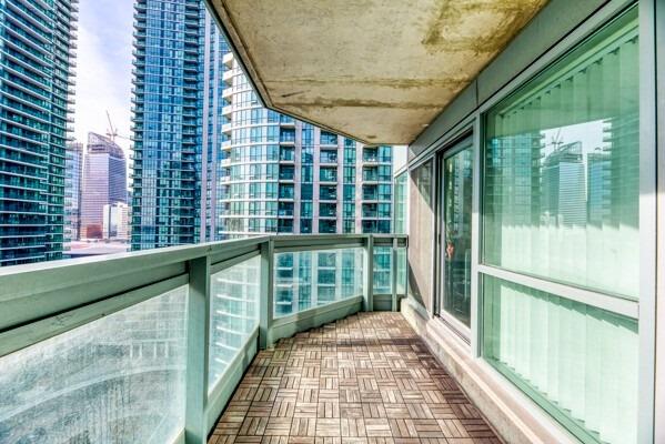 10 Yonge St, #1803
