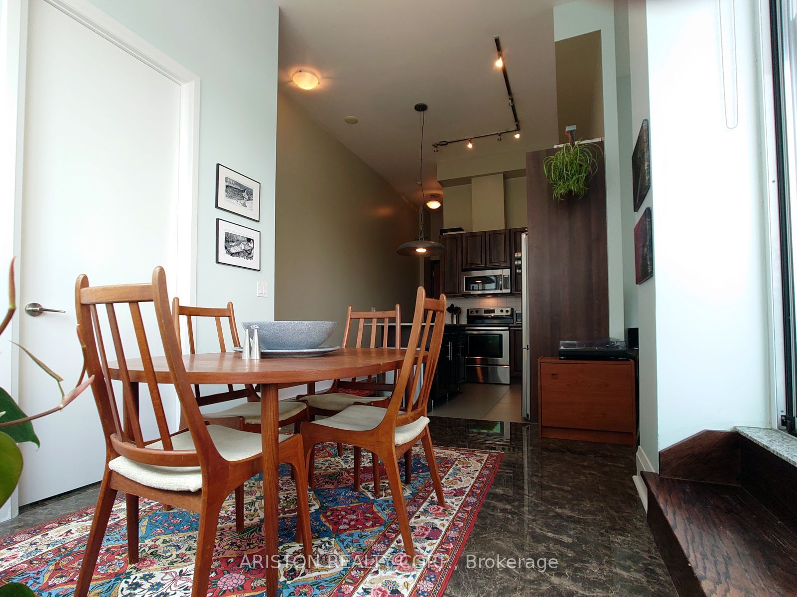 500 Sherbourne Street, #404