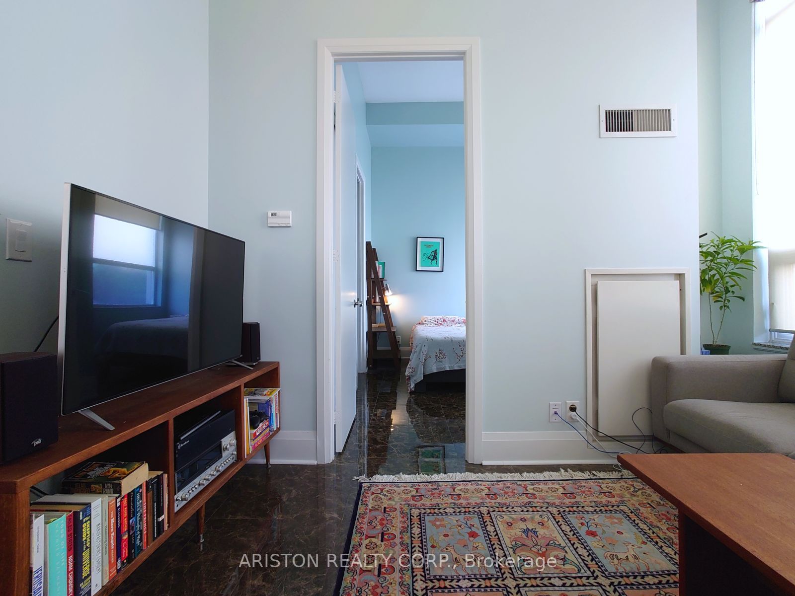 500 Sherbourne Street, #404
