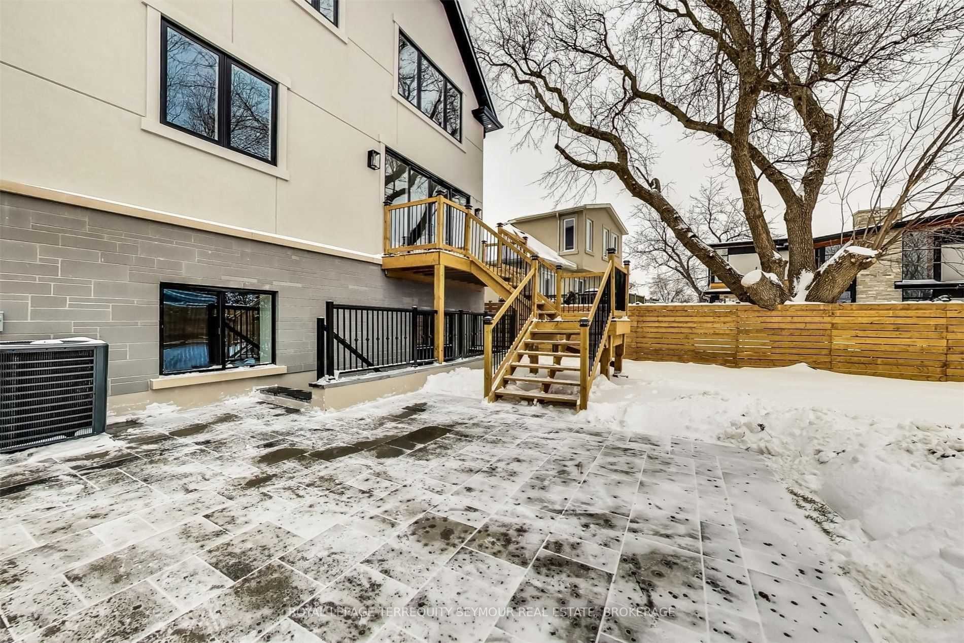 5 Yeomans Rd