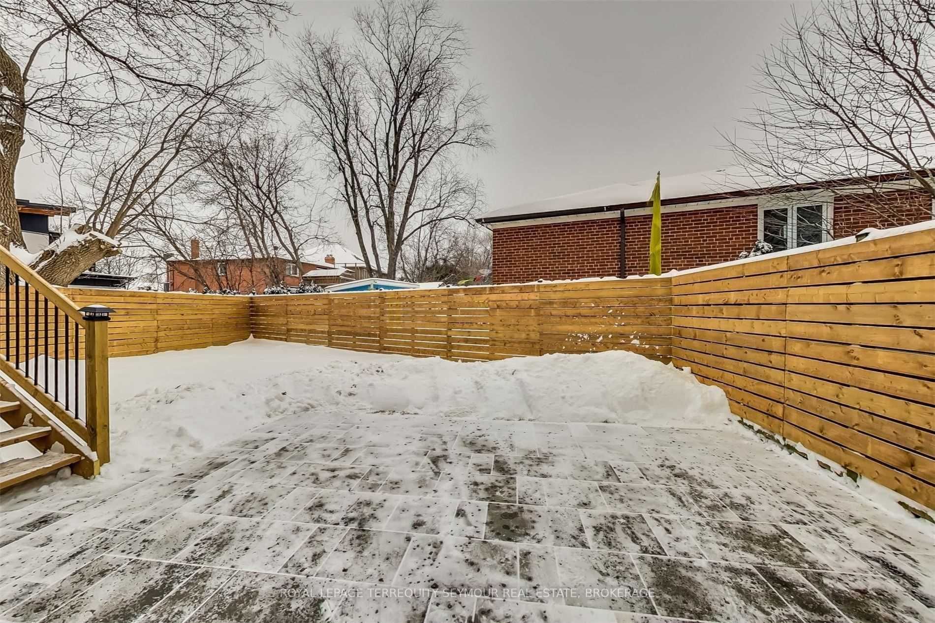 5 Yeomans Rd