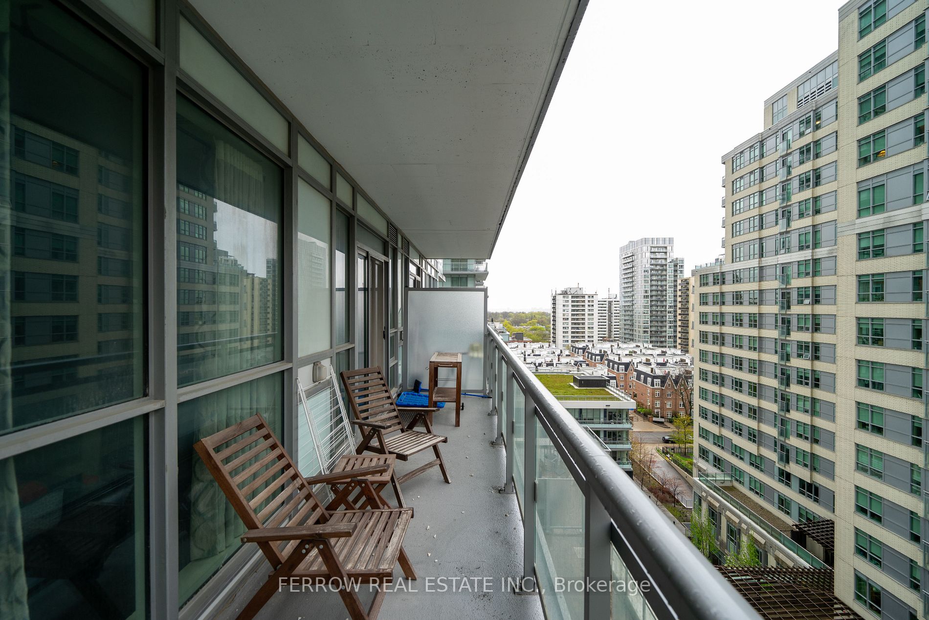 89 Dunfield Ave, #909