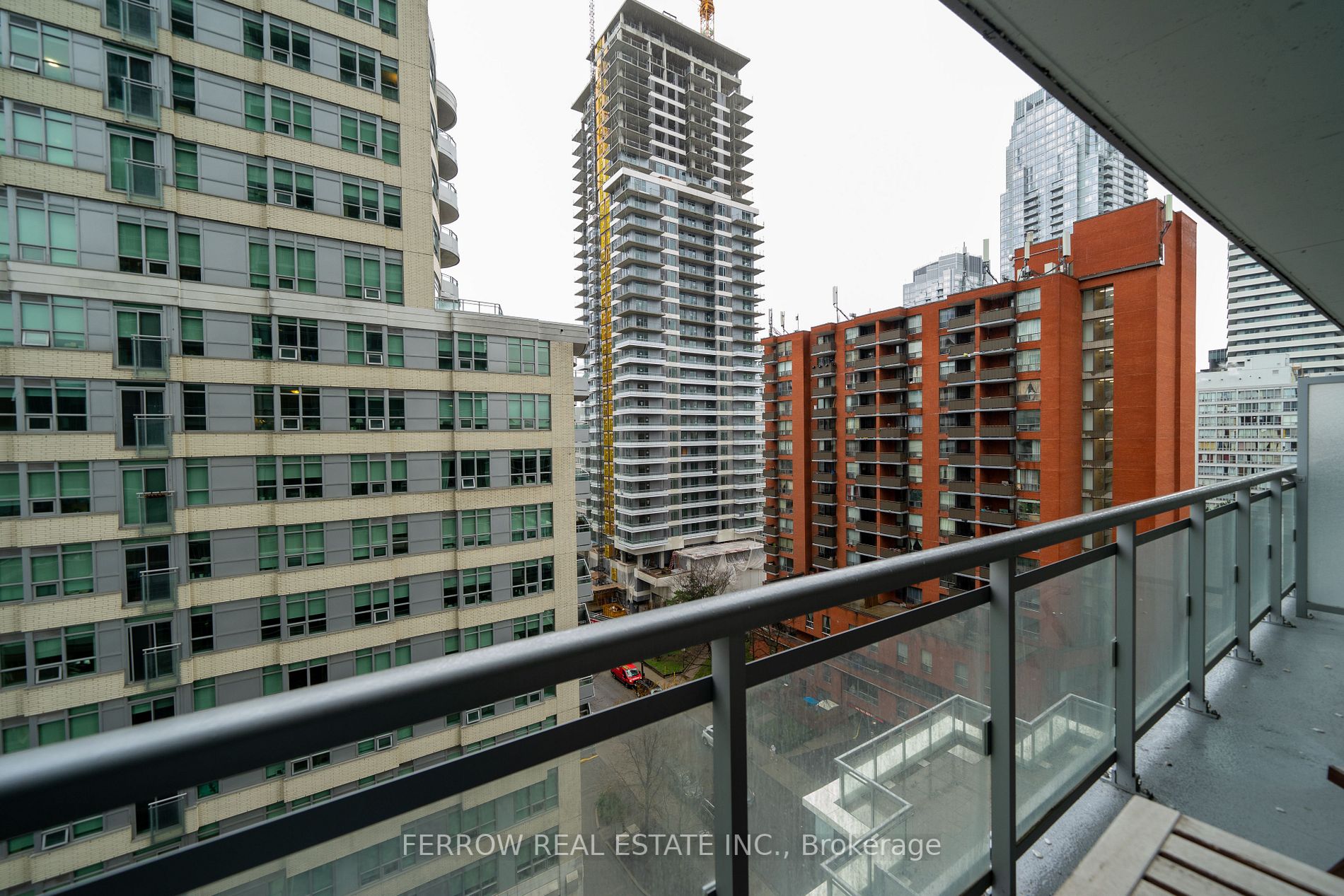 89 Dunfield Ave, #909