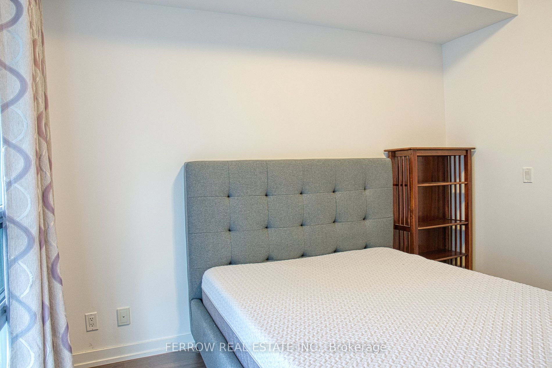 89 Dunfield Ave, #909