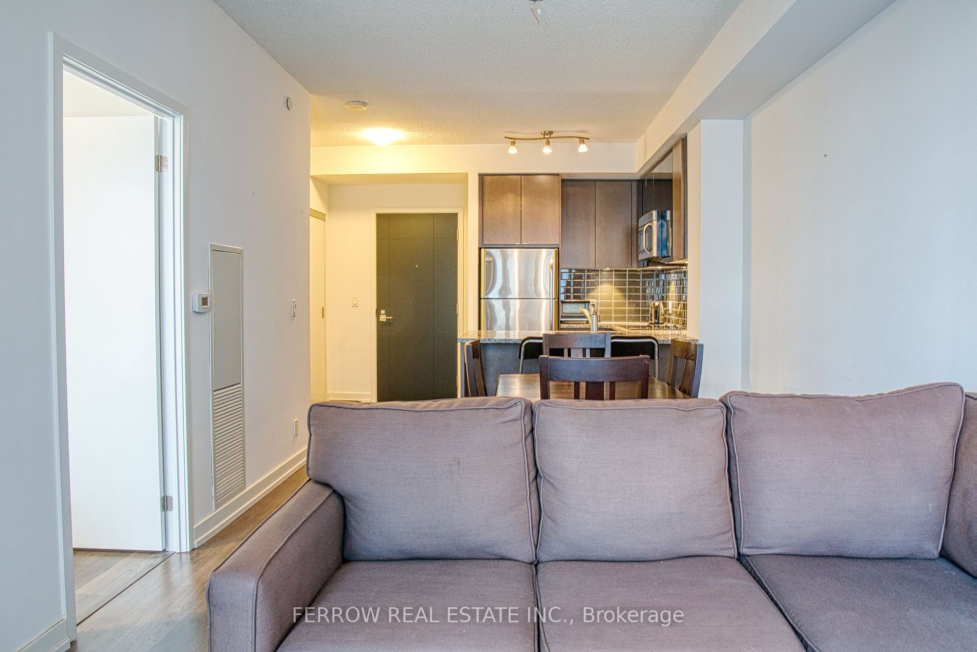 89 Dunfield Ave, #909