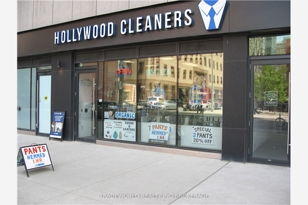 700 Bay St