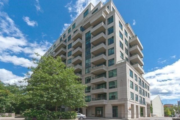 25 Scrivener Sq, Toronto