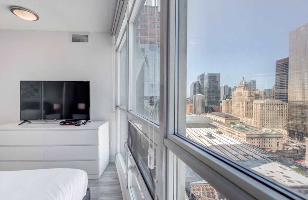 18 Yonge St, #2503