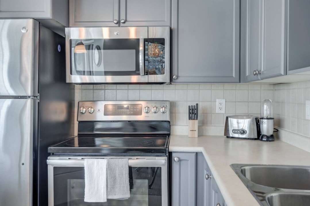 18 Yonge St, #2503