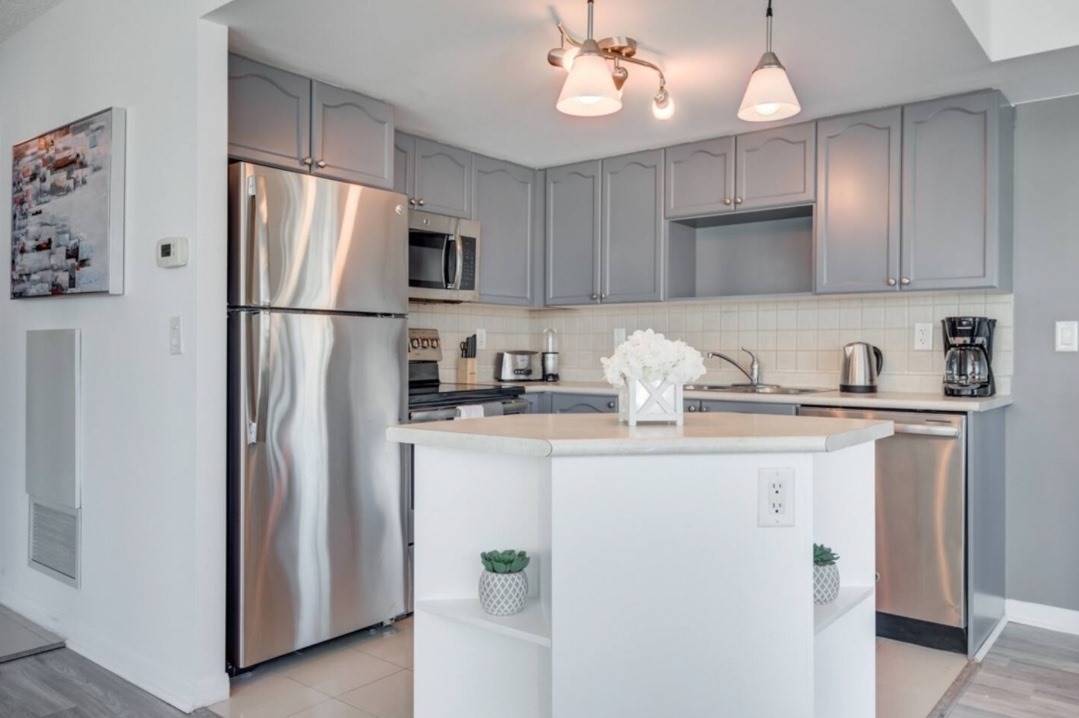 18 Yonge St, #2503