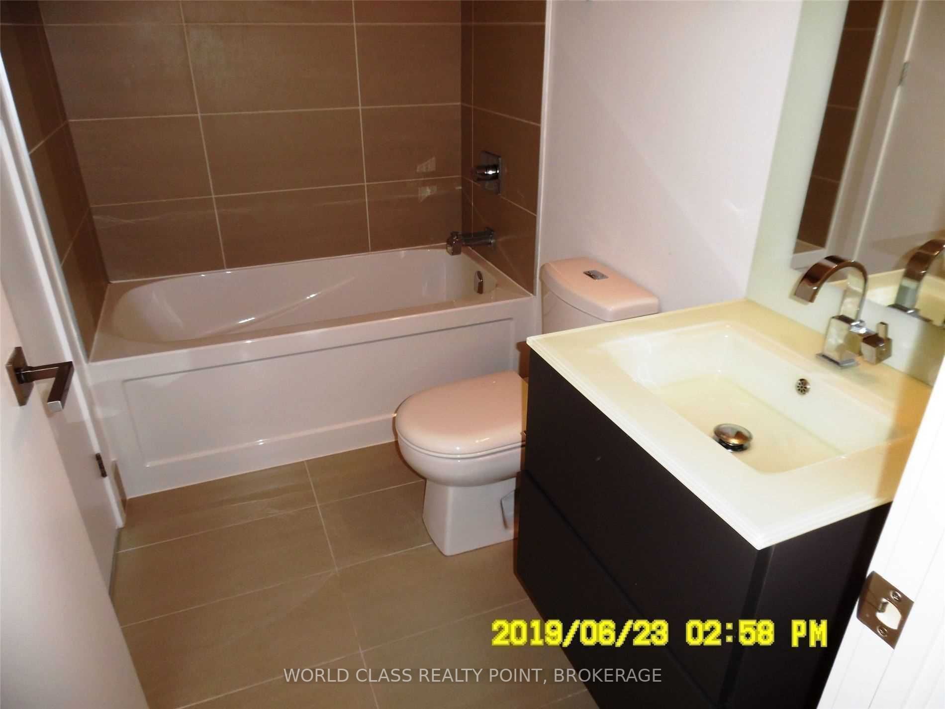 111 St. Clair Ave W, #528